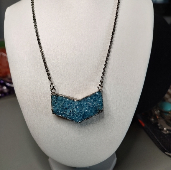 Jewelry - 13 blue durzi